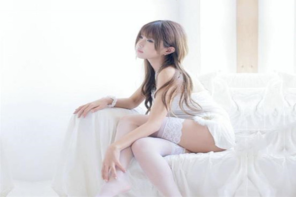 白丝 淫 荡 老婆的 高 潮 性 爱 新款姿势大开眼界